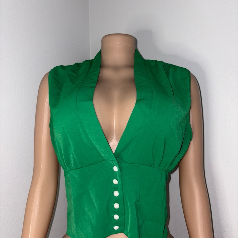 Emerald Green Sleeveless Women's Blouse
